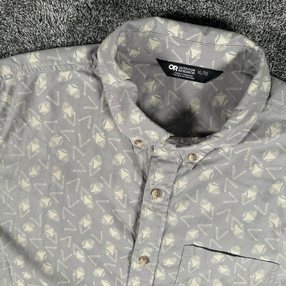 Outdoor Research Janju S/S Shirt Mens XL Gray Geometric Button Down Hiking AOP